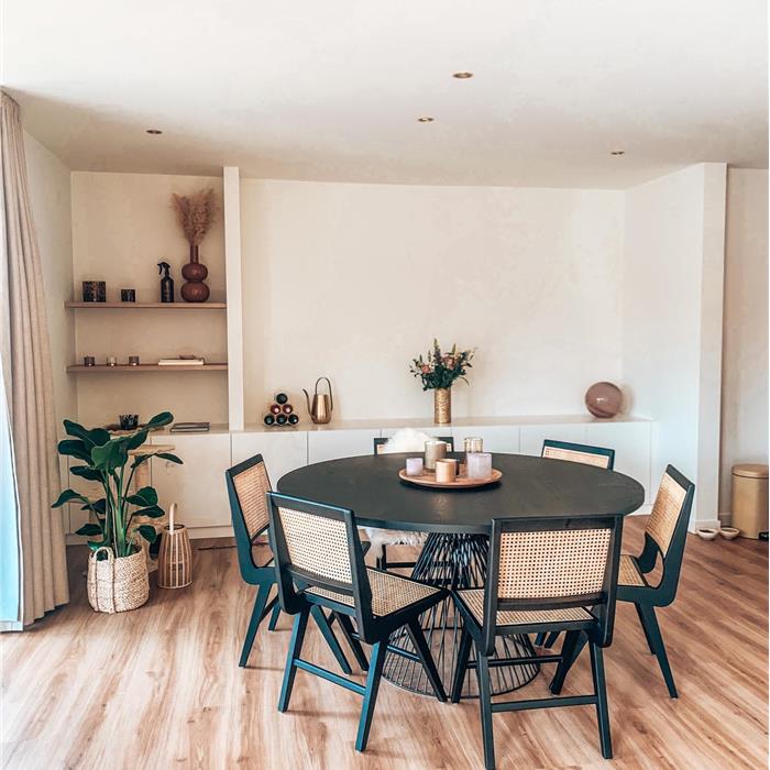 Eetkamer appartement renovatie